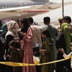 Los países de cultura cristiana deberían priorizar el asilo de las pocas familias cristianas que van a quedar a merced de los talibanes. Foto: AP.