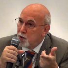 El profesor Mario Binasco, psicoanalista, señala que hay razones subyacentes a una petición de «cambio de sexo» que ese supuesto cambio no resuelve.