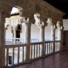 Las dominicas de clausura de Las Dueñas comienzan su jornada a las 6 de la mañana y dedican parte de ella a lo que mejor saben hacer: rezar y preparar dulces.