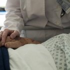 El Comité de Bioética ha analizado los agujeros de la ley de la eutanasia española