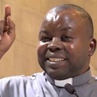 Cuando era seminarista, Gaétan Kabasha escapó a dos guerras, contrajo malaria, sobrevivió días sin comer en la selva y los servicios secretos le perseguían como a un espía.