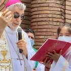 El domingo el arzobispo Gualberti salió a la calle en protesta por el aborto forzado a la niña en Santa Cruz, e hizo tocar las camapanas