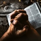 Si no dedicas un tiempo diario a estar con Dios, tal vez no estás tan bien como crees, dice la autora. Foto: Timothy Eberly / Unsplash.