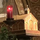 Jesús nos espera en su Presencia Real para comunicarse con nosotros en la oración. Foto: Albert Cortina, sagrario del oratorio de las Siervas del Hogar de la Madre (Cantabria, España).