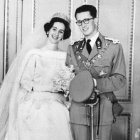 Balduino, rey de los belgas, y Fabiola posan el día de su boda en 1960... fueron siempre felices juntos