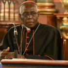 El cardenal Robert Sarah alerta de que la crisis de la Iglesia proviene de los sacerdotes y la formación que reciben.