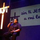 Marcelo Olima viaja, canta, compone, predica... pero quizá lo más fructífero que hace en unir músicos para trabajar juntos con amistad