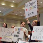 Las políticas de género aplicadas en la escuela comienzan a entrar en colisión con la fe de millones de personas.