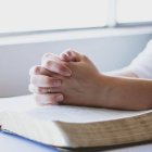 Celebrar Pentecostés en familia es una forma óptima de empezar a convertir el hogar en fuente de una nueva evangelización dirigida por el Espíritu Santo.