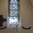 Tras romper el vitral, los asaltantes entraron en la iglesia de Saint-Pierre de Bondy / Diócesis de Saint-Denis