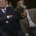 Dormirse durante la homilía puede ser uno de los efectos de una mala predicación, pero no necesariamente el peor. En la imagen, la célebre escena de Mr Bean (Rowan Atkinson) en la iglesia.