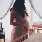 Las ayudas para las mujeres embarazadas son menos de 8 euros, y solo han subido dos euros desde 2018.