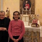 El cardenal Raymond Burke, junto con Gianna Emanuela -la hija de santa Gianna Beretta Molla-, promotores del santuario de peregrinación que se edificará próximamente en honor a la familia italiana.
