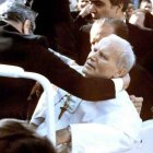 Momento del atentado de Ali Agca contra Juan Pablo II, el 13 de mayo de 1981.