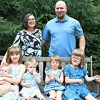 Además de su experiencia vital, Jeannie Ewing ha escrito decenas de libros y artículos sobre cómo superar el sufrimiento desde la fe cristiana.