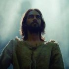 Andreas Muñoz interpreta a Ignacio de Loyola en su experiencia mística en el río Cardoner, en la película de 2017