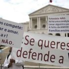 Más de cien mil portugueses firmaron pidiendo un referéndum sobre eutanasia, conscientes de la mayoría anti-vida en el Parlamento