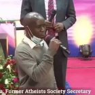 Seth Mahiga explica ante una TV pentecostal que ha dejado de ser el secretario de la Sociedad Ateos en Kenia