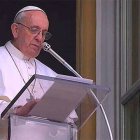 El Papa Francisco durante el rezo del Ángelus.