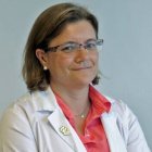 Teresa García García, jefa de la sección de oncología médica del Hospital Santa Lucía, ha escrito un alegato en defensa de sus pacientes al borde de la muerte.