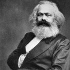Karl Marx propuso una filosofía de la acción explícitamente materialista y anticristiana, en la cual la religión era considerada "el opio del pueblo", un instrumento para su sumisión.
