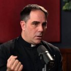 El sacerdote Donald Calloway relata la aterradora experiencia que tuvo frente al demonio durante su conversión y cómo María acudió en su auxilio.