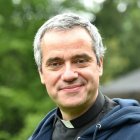 Jean Paul Hernández es un jesuita suizo, de origen español y que se ha formado en Italia y Alemania