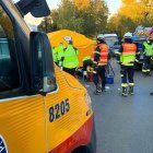 El 4 de noviembre, el error de una conductora produjo el atropello de tres niñas, una de las cuales, Mariquilla, falleció casi en el acto. Su madre abrazó allí mismo a la mujer. Foto: Emergencias Madrid en el lugar del suceso.