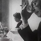 Jean-Paul Sartre y Simone de Beauvoir, dos de los santones de la izquierda sesentayochista, que en los años 60 y 70 buscaba la normalización de la pederastia como opción de libertad sexual. Foto: documental de 1967 de Radio Canadá.