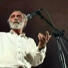 Javier Krahe, en una interpretación en directo de "Nos ocupamos del mar".