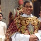 El padre Douglas recibió los vasos sagrados de CARF justo antes de dejar Bidasoa para volver a Brasil, su país natal / Foto: CARF