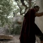 En la película Risen, de 2016, un oficial romano examina los sellos de la tumba de Cristo y se pregunta qué ha pasado... y la pregunta sigue planteándose hoy