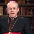 Monseñor Athanasius Schneider, durante una entrevista en EWTN.