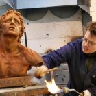 Cody, en su taller en Florencia: la belleza de la fe le entró por los ojos.