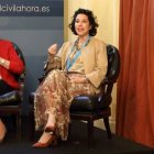 La decana de la Facultad de Humanidades de la universidad CEU San Pablo y directora de la revista Hacer Familia, María Solano Altaba, considera que ante "la falacia de que existen géneros" solo queda una alternativa: "Recuperar lo que somos".