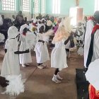 El rito zaireño o congoleño tiene algunas particularidades como sus cantos o danzas que lo hacen muy llamativo