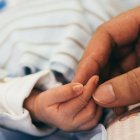 Entre la madre y su hijo no puede haber un conflicto de derechos, porque no existe del derecho de matar. Solo existe el derecho del hijo a nacer. Foto: Aditya Romasa / Unsplash.