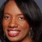 Latoya Raveneau es una de las muchas directivas de Disney que ha mostrado su oposición al gobernador de Florida Ron De Santis y reafirmado su compromiso con los sistemas de adoctrinamiento queer en Disney.