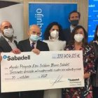 Entrega simbólica de las ayudas del Sabadell Fondo Ético a Manos Unidas y AECC en 2021