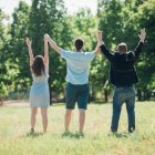 La familia es una relación natural, fuerte... tiene capacidad de ayudar con paciencia y a largo plazo