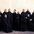 Benedictinos de Nursia, Italia, posan para Christopher McLallan por un disco que han publicado... nos recuerdan a los monjes medievales