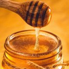 El manipulador de las dulces formas es empalagoso como la miel. Solo salta enojado cuando alguien cuestiona su empalagamiento. Foto: Art Rachen / Unsplash.