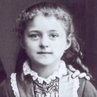Santa Teresita de Lisieux a los 8 años... murió con 24, es la más joven doctora de la Iglesia