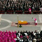 Miles de personas asistieron a las exequias por el Papa emérito.