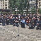Un día después de la fiesta de Nuestra Señora del Rosario miles de personas se congregaron para rezar ante la Virgen.