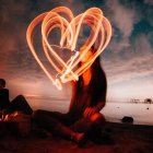 El Corazón de Jesús arde en amor por los hombres - en 2022 coincide con la fiesta de fuego y agua de San Juan - foto de Rhand McCoy en Unsplash