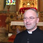 El padre Guy-Emmanuel Cariot, rector de la basílica de Saint-Denys en Argenteuil y exorcista de la diócesis de Pontoise.