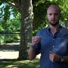 Loïc llegó a apostatar públicamente. Su alejamiento de la fe era total, hasta que conoció a un amigo católico y se le empezaron a caer algunos prejuicios.