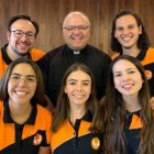 "Formar Apóstoles", el proyecto fundado por el experto evangelizador Rafael Pacaníns (en la imagen, en el centro, junto con voluntarios), ya ha formado a miles de evangelizadores deseosos de catequizar a nuevos apóstoles.