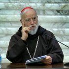 El cardenal Cantalamessa invitó a todos a plantearse una pregunta concreta ante cada decisión: ¿qué haría Jesús? En la imagen, en la primera predicación de Cuaresma de este año. Foto: Vatican News.